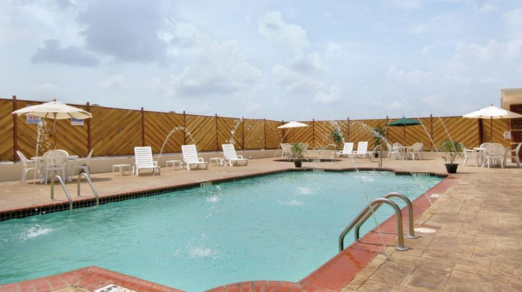 Holiday Inn Batesville Pool