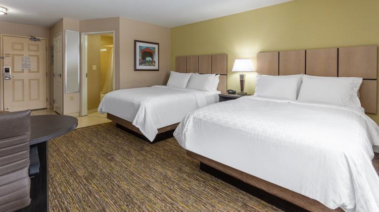 Candlewood Suites South Bend Airport Room
