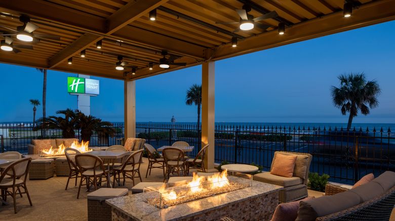 <b>Holiday Inn Resort Galveston-On Beach Pool</b>. Images powered by <a href="https://www.leonardoworldwide.com/" title="Leonardo Worldwide" target="_blank">Leonardo</a>.
