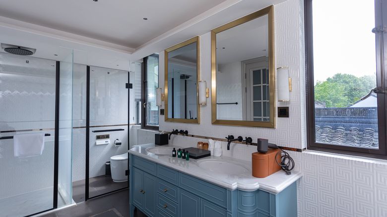 <b>Qiushui Villa Room</b>. Images powered by <a href="https://www.leonardoworldwide.com/" title="Leonardo Worldwide" target="_blank">Leonardo</a>.