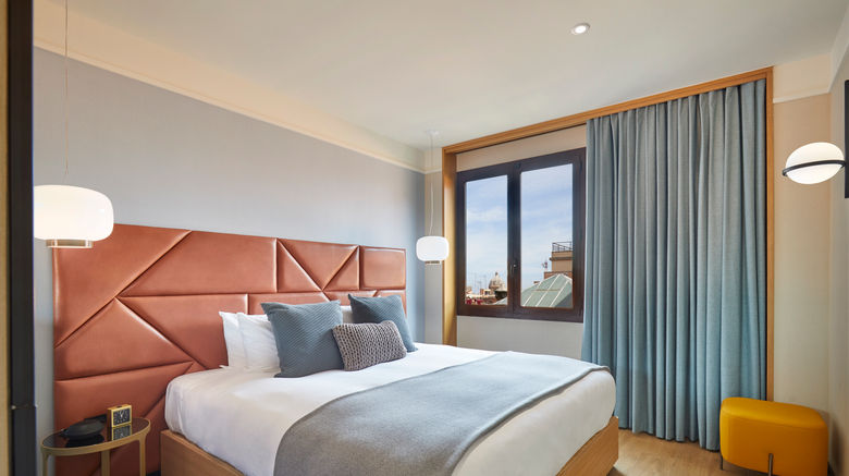 <b>Kimpton Vividora Hotel Room</b>. Images powered by <a href="https://www.leonardoworldwide.com/" title="Leonardo Worldwide" target="_blank">Leonardo</a>.