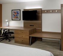 Holiday Inn Express Glendale Downtown Room