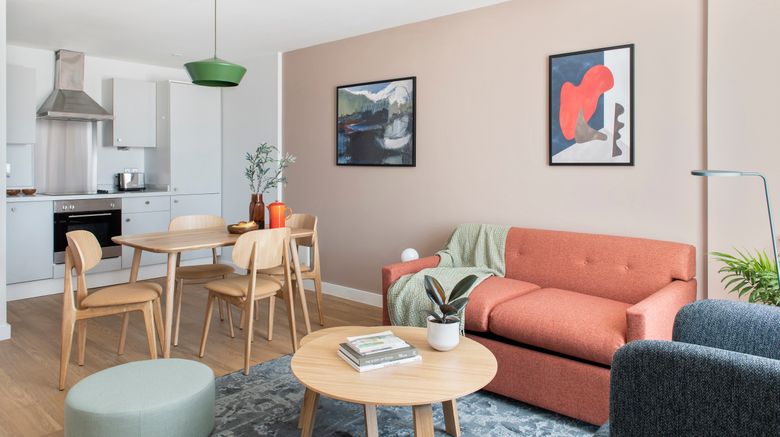 <b>Cove Paradise Street Room</b>. Images powered by <a href="https://www.leonardoworldwide.com/" title="Leonardo Worldwide" target="_blank">Leonardo</a>.