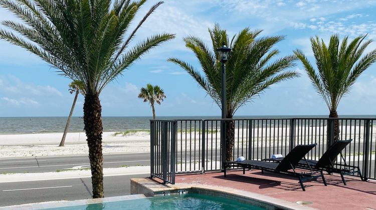 Holiday Inn Express Gulfport Beach Pool