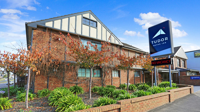 <b>Waves Motel and Apartments Warrnambool Exterior</b>. Images powered by <a href="https://www.leonardoworldwide.com/" title="Leonardo Worldwide" target="_blank">Leonardo</a>.