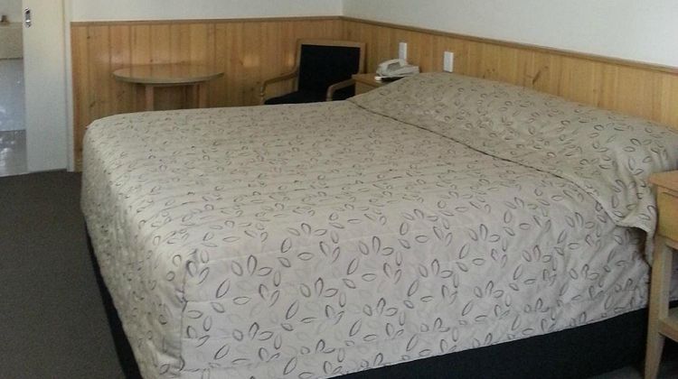 Coal Valley Motor Inn Room