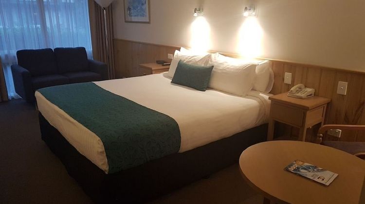 Coal Valley Motor Inn Room