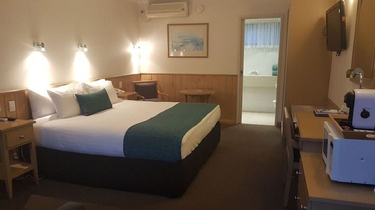 Coal Valley Motor Inn Room