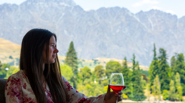 <b>Crowne Plaza Queenstown Room</b>. Images powered by <a href="https://www.leonardoworldwide.com/" title="Leonardo Worldwide" target="_blank">Leonardo</a>.