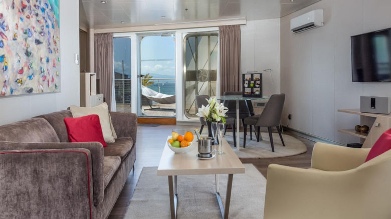 <b>Sunborn Yacht Hotel Suite</b>. Images powered by <a href="https://www.leonardoworldwide.com/" title="Leonardo Worldwide" target="_blank">Leonardo</a>.