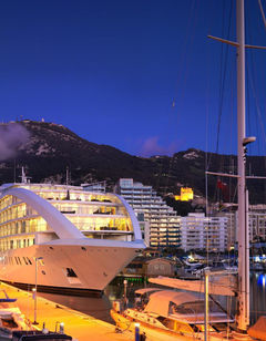 Sunborn Yacht Hotel