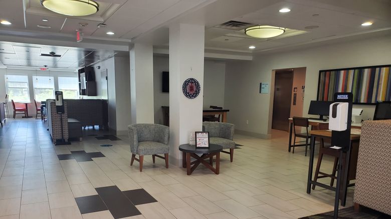 <b>Holiday Inn Express Hotel & Suites Lobby</b>. Images powered by <a href="https://www.leonardoworldwide.com/" title="Leonardo Worldwide" target="_blank">Leonardo</a>.