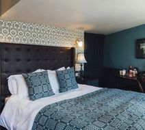 Crown & Thistle Hotel Room