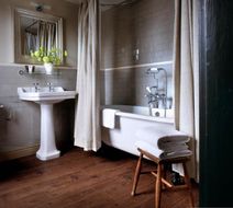 Crown & Thistle Hotel Room