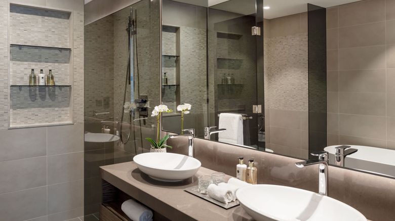 <b>Jumeirah Living Marina Gate Room</b>. Images powered by <a href="https://www.leonardoworldwide.com/" title="Leonardo Worldwide" target="_blank">Leonardo</a>.