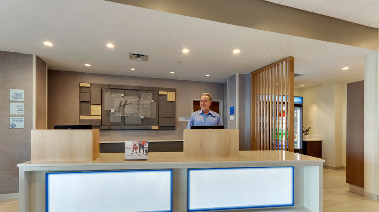 Holiday Inn Express Porters Neck Exterior