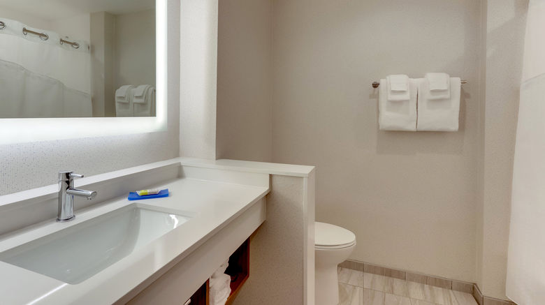 <b>Holiday Inn Express Porters Neck Room</b>. Images powered by <a href="https://www.leonardoworldwide.com/" title="Leonardo Worldwide" target="_blank">Leonardo</a>.