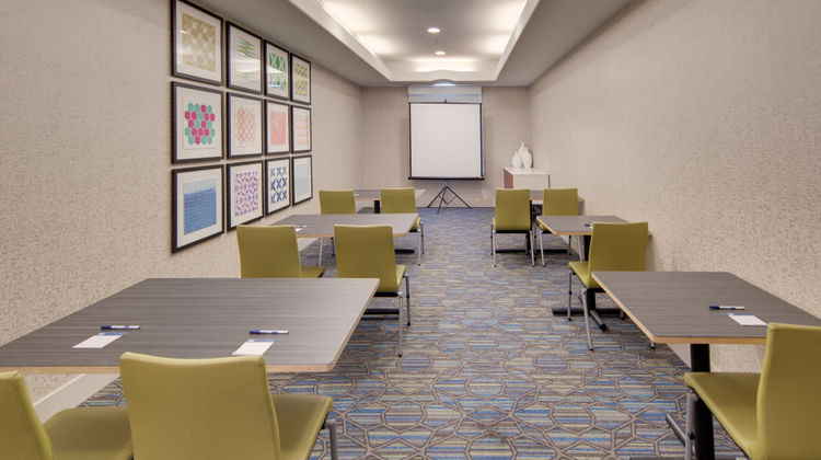 Holiday Inn Express Hotel & Suites West Meeting