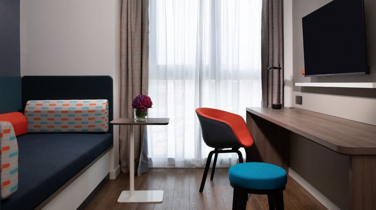 Holiday Inn Express Longquanyi North Suite