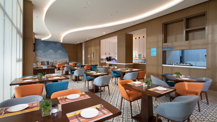 Holiday Inn Express Longquanyi North Restaurant