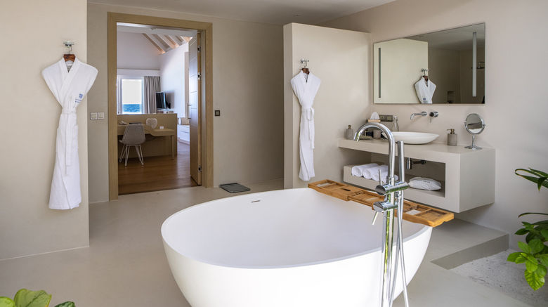 <b>Baglioni Resort Maldives Room</b>. Images powered by <a href="https://www.leonardoworldwide.com/" title="Leonardo Worldwide" target="_blank">Leonardo</a>.