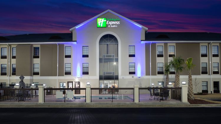 Holiday Inn Express Exterior