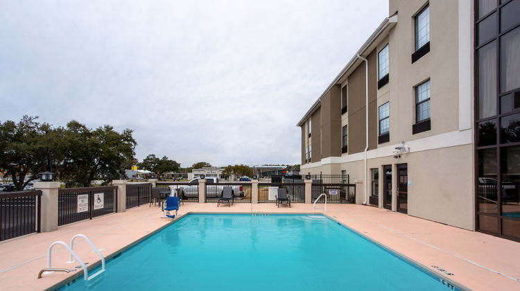 Holiday Inn Express Pool