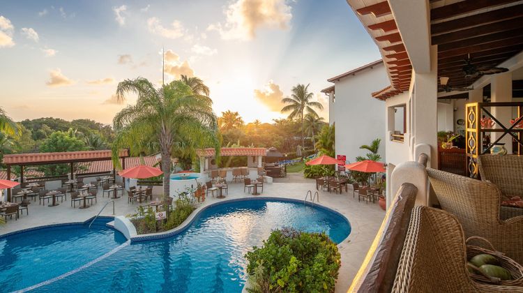 Sugar Cane Club Hotel & Spa Exterior
