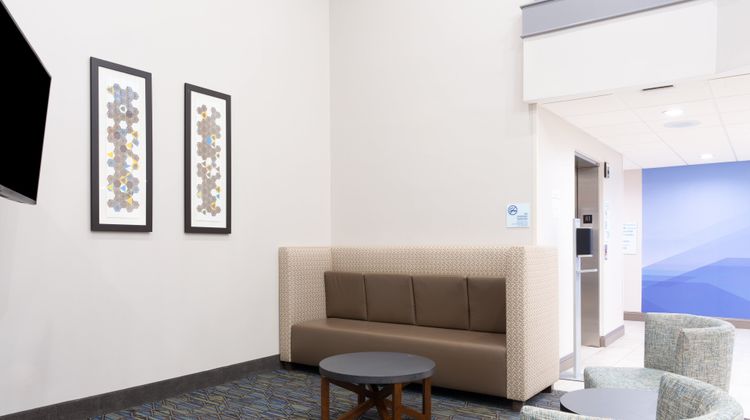 Holiday Inn Express Lobby
