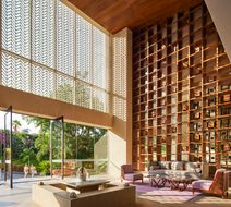Taj Aravali Resort & Spa Lobby