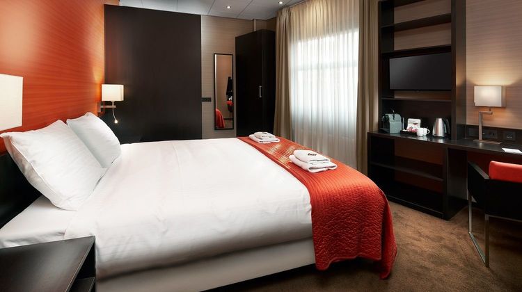 Babylon Hotel Room