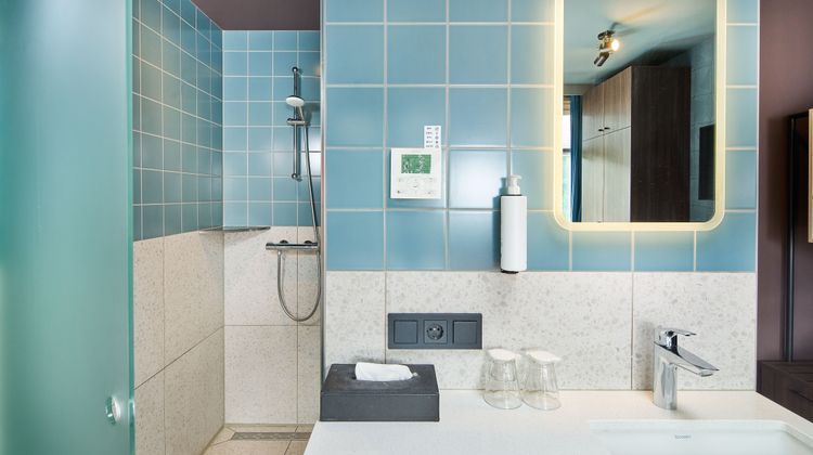 Babylon Hotel Room