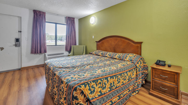 <b>Studios and Suites 4 Less Emporia Room</b>. Images powered by <a href="https://www.leonardoworldwide.com/" title="Leonardo Worldwide" target="_blank">Leonardo</a>.