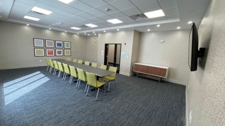 Holiday Inn Express Fall River North Meeting