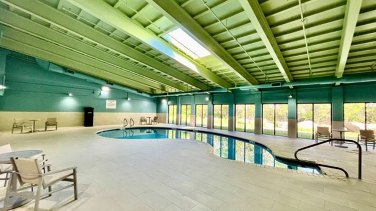 Holiday Inn Express Fall River North Pool