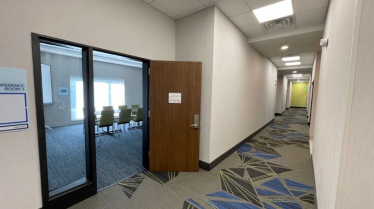 Holiday Inn Express Fall River North Meeting