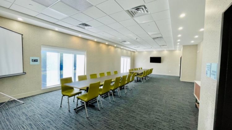 Holiday Inn Express Fall River North Meeting