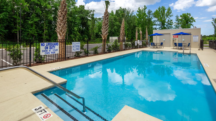 Holiday Inn Express & Suites Latta Pool