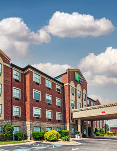 Holiday Inn Express Hotel & Suites