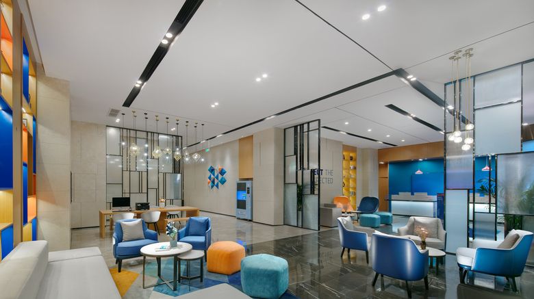<b>Holiday Inn Express High Tech Zone Lobby</b>. Images powered by <a href="https://www.leonardoworldwide.com/" title="Leonardo Worldwide" target="_blank">Leonardo</a>.