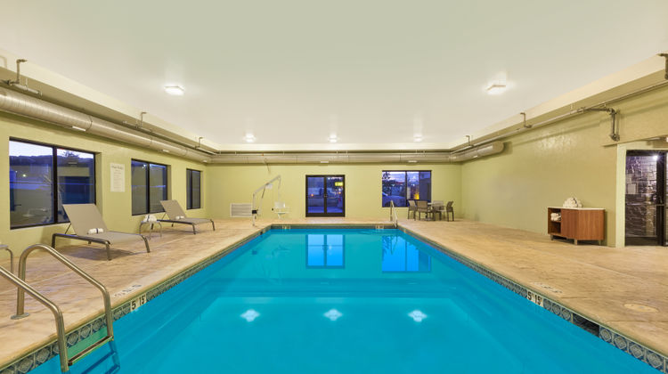 Holiday Inn Express Chillicothe Pool