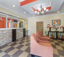 Scottish Inns & Suites Lobby