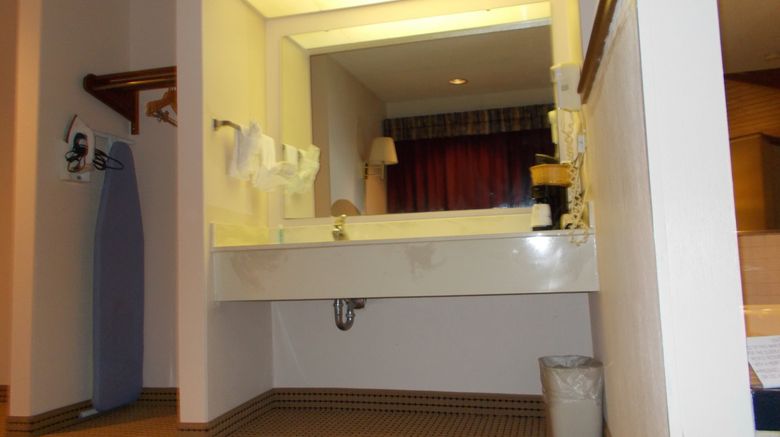 <b>Royalton Inn Wilmington Room</b>. Images powered by <a href="https://www.leonardoworldwide.com/" title="Leonardo Worldwide" target="_blank">Leonardo</a>.