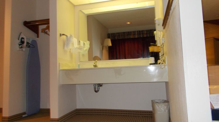 Royalton Inn Wilmington Room