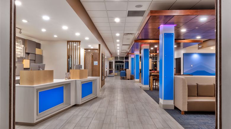 <b>Holiday Inn Express & Suites Milan Lobby</b>. Images powered by <a href="https://www.leonardoworldwide.com/" title="Leonardo Worldwide" target="_blank">Leonardo</a>.