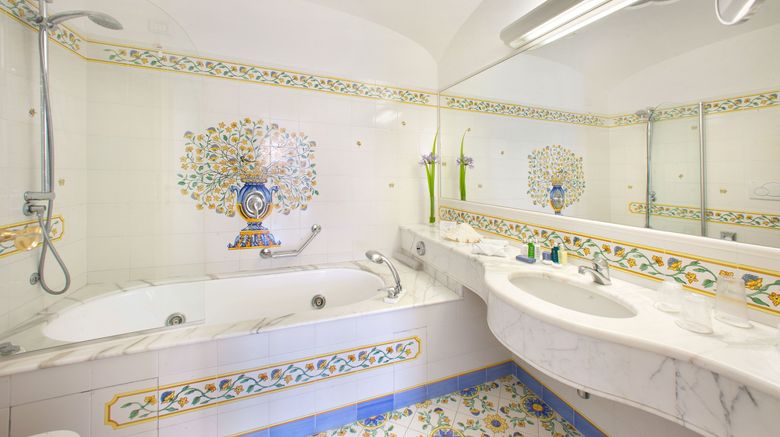 <b>Grand Hotel La Favorita Room</b>. Images powered by <a href="https://www.leonardoworldwide.com/" title="Leonardo Worldwide" target="_blank">Leonardo</a>.