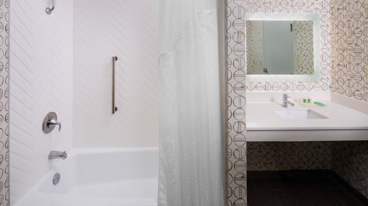 Holiday Inn Charlottesville-Monticello Room