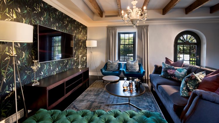 The Manor House Suite