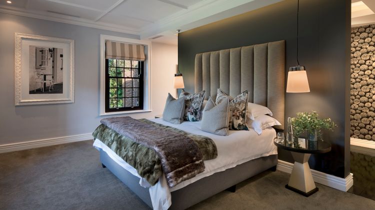 The Manor House Suite