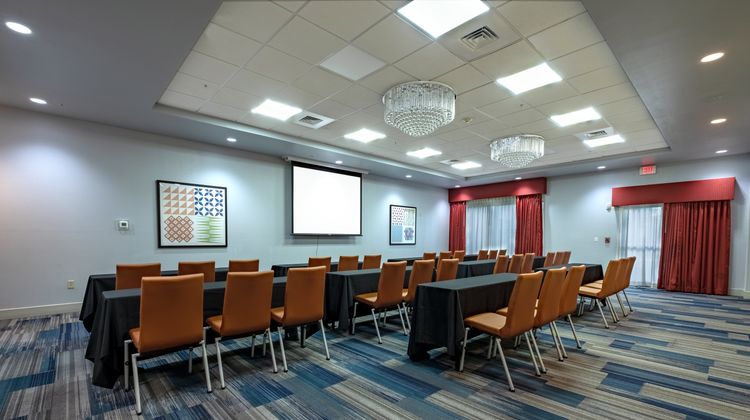 Holiday Inn Express Hotel & Suites Meeting